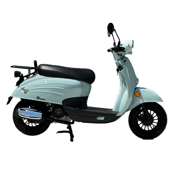 modèle Naxos bleu de profil, scooter thermique au look rétro de la gamme IMF Industrie