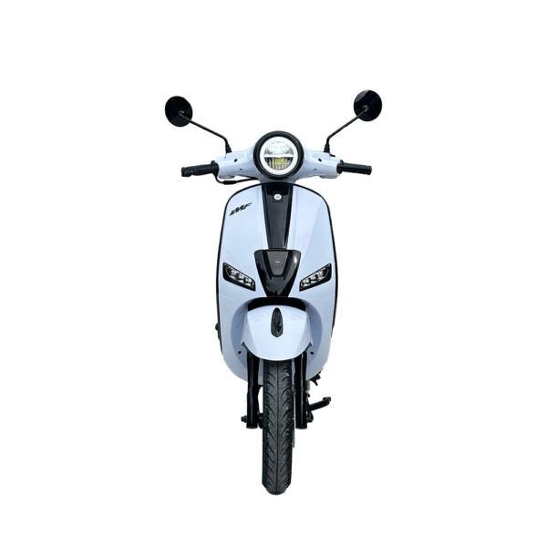 modèle Highway blanc de face, scooter thermique de la gamme IMF Industrie