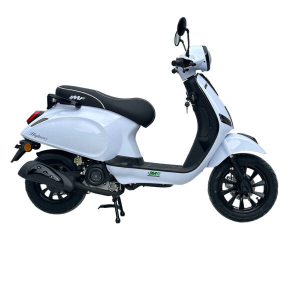 modèle Highway blanc de profil, scooter thermique de la gamme IMF Industrie