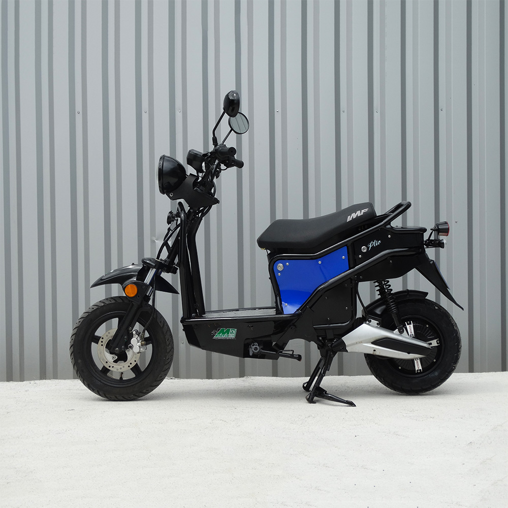 E-Ptio scooter électrique français reconditionné de la marque IMF Industrie, scooter utilisé par les Dominos Pizzas, scooter entièrement personnalisable, coloris bleu de profil