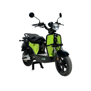 E-Ptio scooter électrique français reconditionné de la marque IMF Industrie, scooter utilisé par les Dominos Pizzas, scooter entièrement personnalisable, coloris vert de Trois-quarts